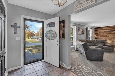 102 Brookside Dr, Paola, KS 66071 - photo 5