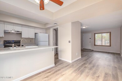 2815 N 52nd St unit 13, Phoenix, AZ 85008 - photo 6