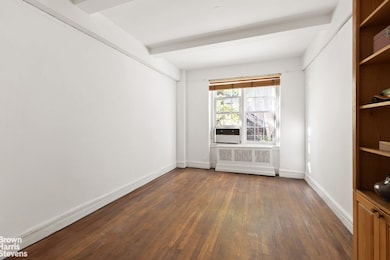 35 W 9th St unit 1B, New York, NY 10011 - photo 7