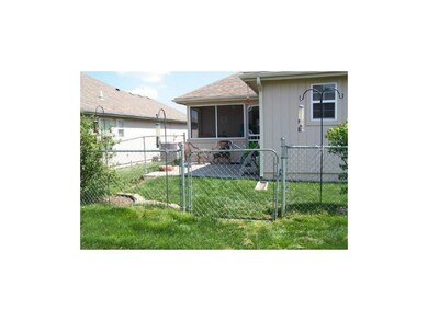 512 Neptune Dr, Raymore, MO 64083 - photo 7