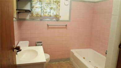 Full bath in hall