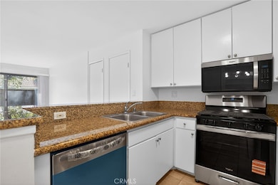 18808 Mandan St unit 309, Canyon Country, CA 91351 - photo 6