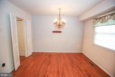 6043 Bonnie Bern Ct, Burke, VA 22015 - photo 7