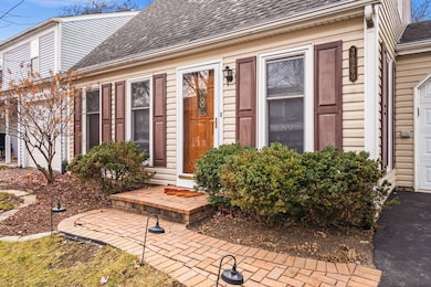 3S260 Birchwood Dr, Warrenville, IL 60555 - photo 2