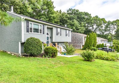 2 Beaver Creek Ct, Cranston, RI 02921 - photo 2