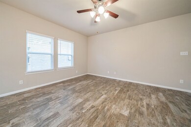 1040 Cash St, Alvin, TX 77511 - photo 5