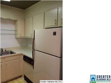 Fridge with ice maker
