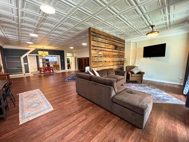 109 W Laurel Ave, Damascus, VA 24236 - photo 7