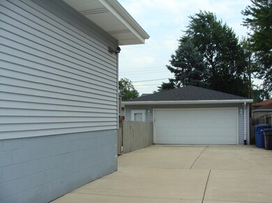 825 Tyler Ave, Dyer, IN 46311 - photo 3
