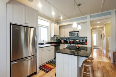 Kitchen/Island