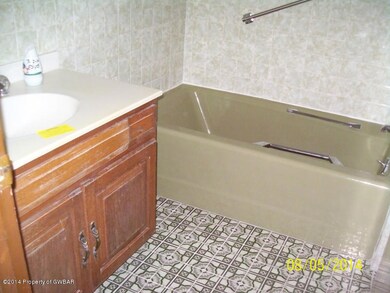 Full bath 1st floor