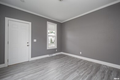 1814 W 6th St, Davenport, IA 52802 - photo 4
