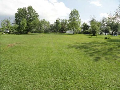 Yard/Garden. Wonderful back yard for entertaining.