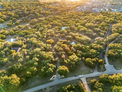 301 Crystal Meadows Dr, Kyle, TX 78640 - photo 2