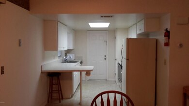 835 Dupont kitchen 3