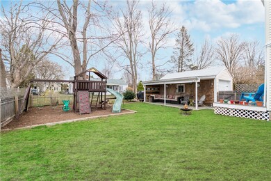 81 Beach Rd, Bristol, RI 02809 - photo 6