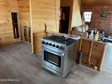 46950 N Falcon Flight Way, Ash Fork, AZ 86320 - photo 4