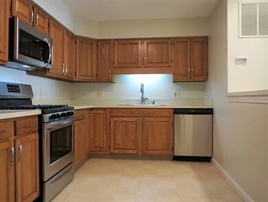 206 Ashmead Common unit 206, Enfield, CT 06082 - photo 3