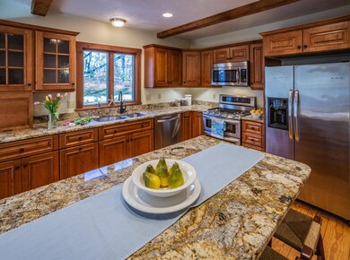 47 Barque Cir. kitchen
