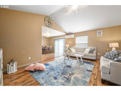 413 NW Evans St, Sheridan, OR 97378 - photo 5