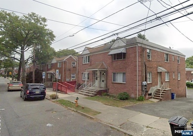 196-198 Tuxedo Pkwy, Newark, NJ 07106 - photo 7