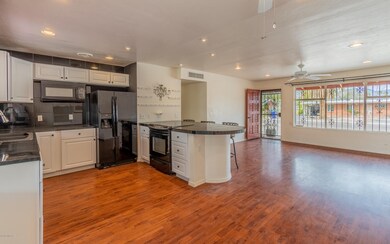 Kitchen/Living Room
