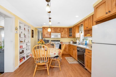 31 Page Rd unit 20, Litchfield, NH 03052 - photo 3