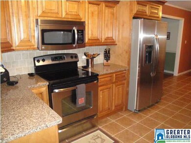 Granite countertops and stainsless appliances