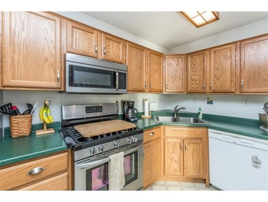 2721 Matthew Dr SW, Cedar Rapids, IA 52404 - photo 6