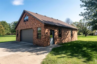 901 Niebruegge Ln, Freeburg, IL 62243 - photo 5