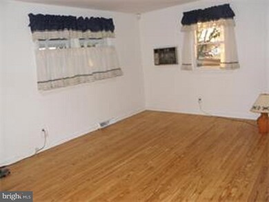 225 E Howard St, Clayton, NJ 08312 - photo 6