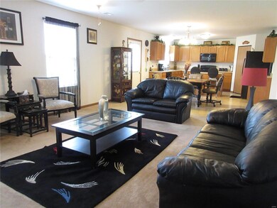 Great WIDE-OPEN floor plan