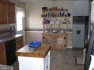 12152 Malissa Dr, Greencastle, PA 17225 - photo 3