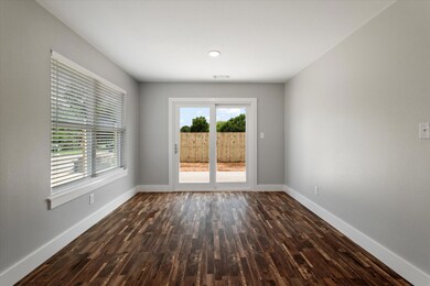 412 Cherry St, Whitesboro, TX 76273 - photo 5