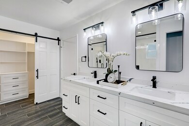 10114 Sugar Hill Dr, Houston, TX 77042 - photo 5