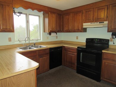 112 Hampstead Rd unit 2, Derry, NH 03038 - photo 4