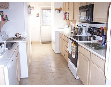 22 Fredette St unit 22, Chicopee, MA 01022 - photo 5