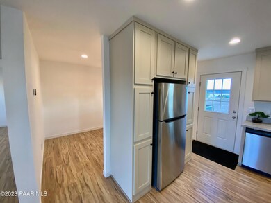 77 W Laxton Castle Way, Paulden, AZ 86334 - photo 5