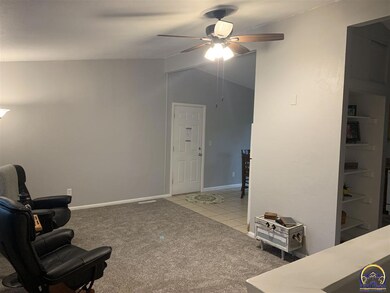 3218 SW Twilight Dr, Topeka, KS 66614 - photo 4