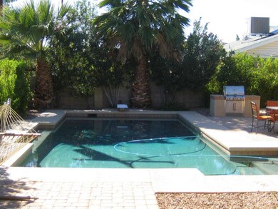 Pebble tec diving pool