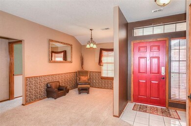 609 Gyrfalcon Dr, Norman, OK 73072 - photo 5