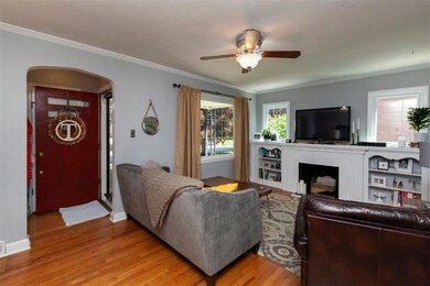 2520 45th St, Des Moines, IA 50310 - photo 3