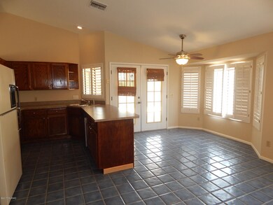 Kitchen / Dining Area