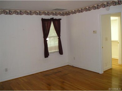 Bedroom 4 Walk-in Closet