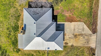 721 Red Bud Dr, Azle, TX 76020 - photo 4