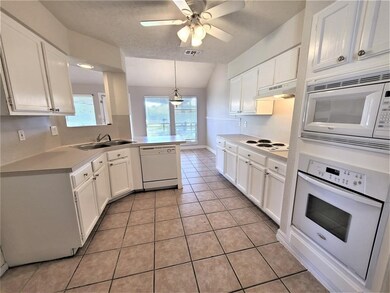 8622 Sunny Ridge Dr, Houston, TX 77095 - photo 6