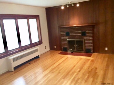 22 Clinton St, Rensselaer, NY 12144 - photo 3