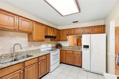 1267 Hazeltine Dr unit 220, Fort Myers, FL 33919 - photo 6