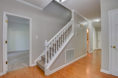 671 Chimney Hill Cir N foyer