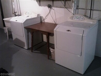 1074 Spencer St NE, Grand Rapids, MI 49505 - photo 5